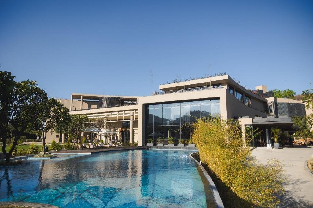JW Marriott Resort - Dining & Amenities - Gola Holidays